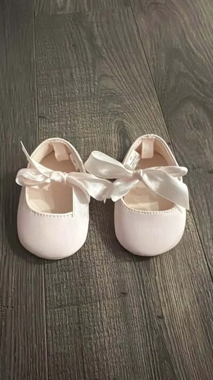 Light pink Toddler Size 1 Ballet Fats with bow